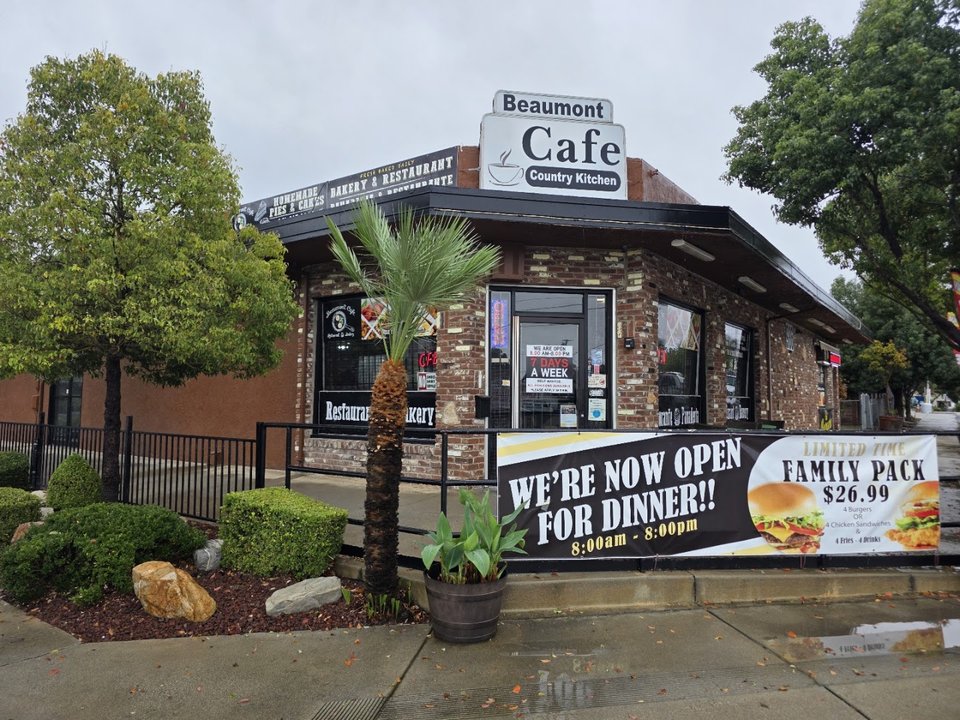 Front view of a casual American restaurant.